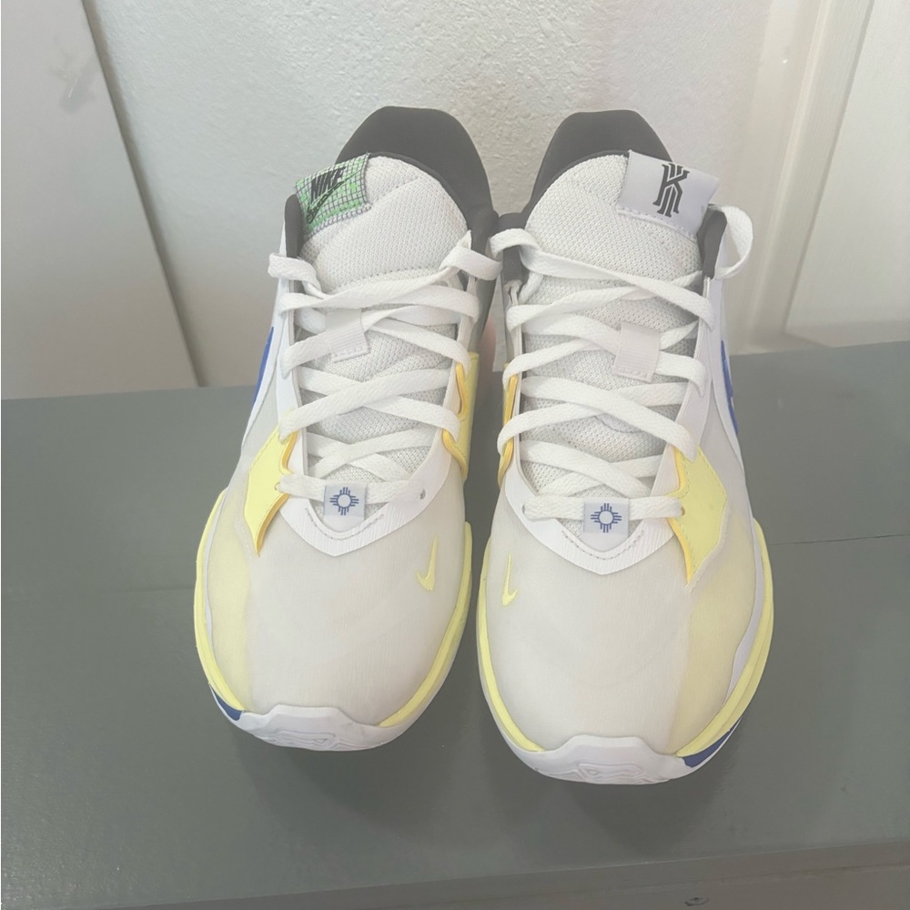 Nike Kyrie V
